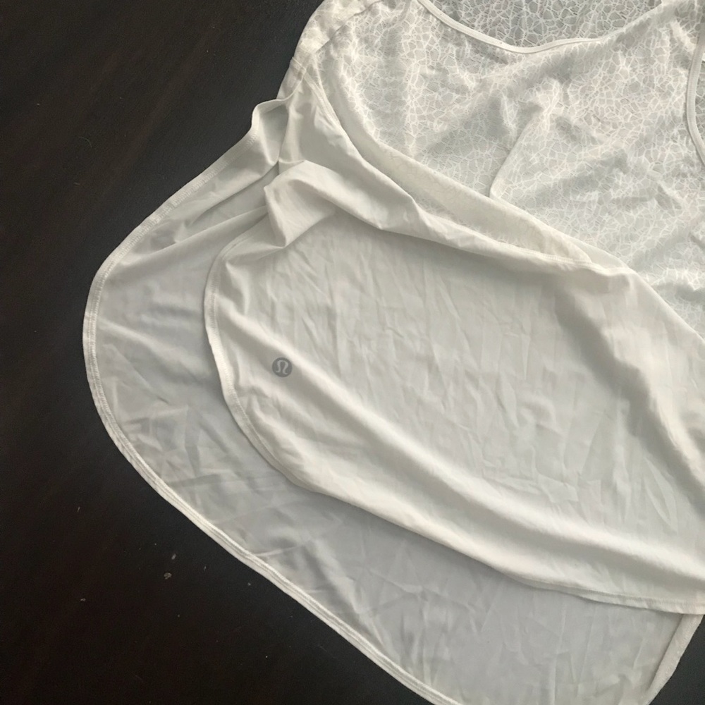 Lululemon workout shirt